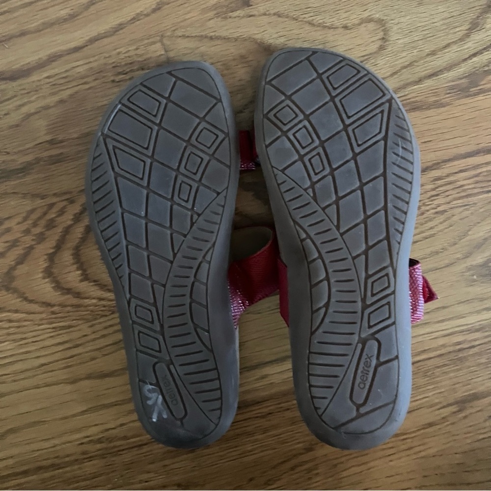 Aetrex Women's Mimi Red Lizard Adjustable Velcro Slide Sandals Orthotic US 6-6.5 - Picture 10 of 10